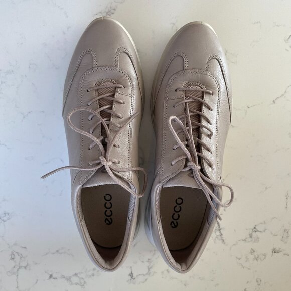 Ecco Soft 7 Casual Lo Cut Leather Lace Up Sneakers Neutral Soft Grey Sz 40 - Picture 1 of 13